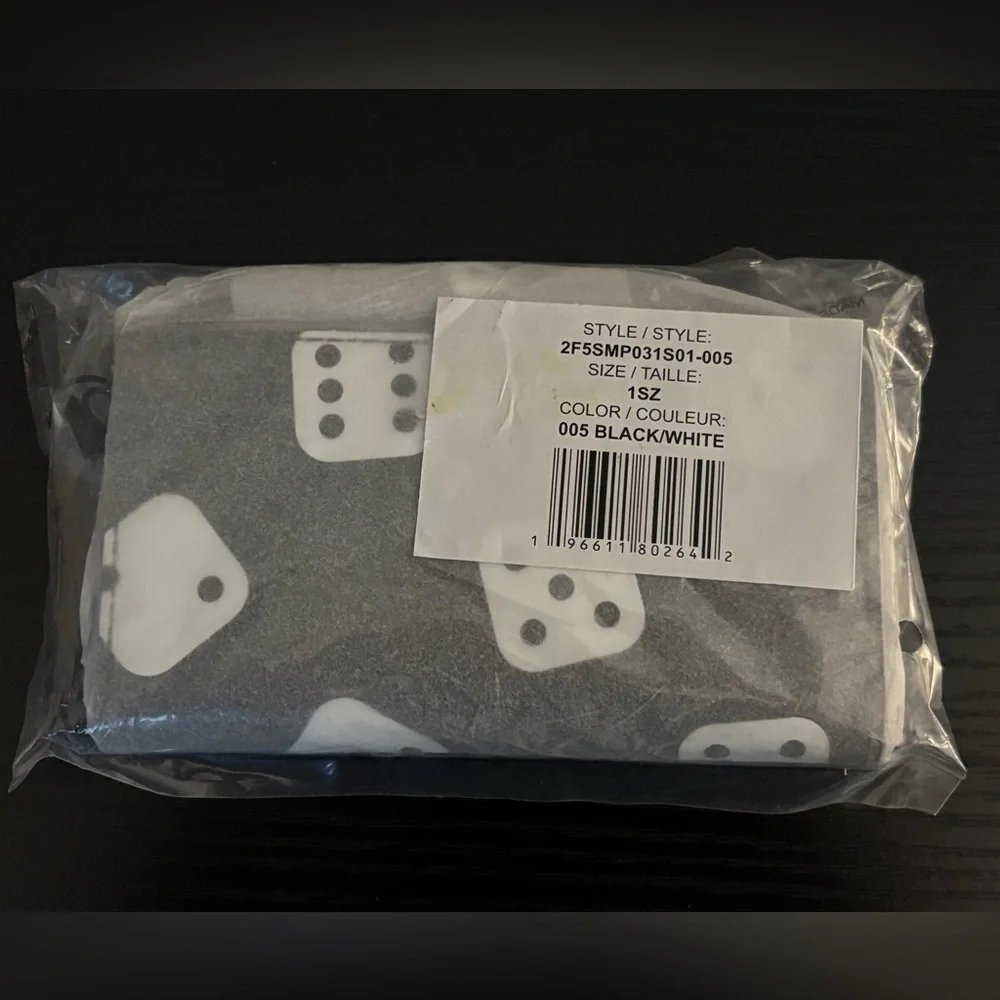 NWT Marc Jacobs Everyday Logo Wallet - Picture 9 of 9